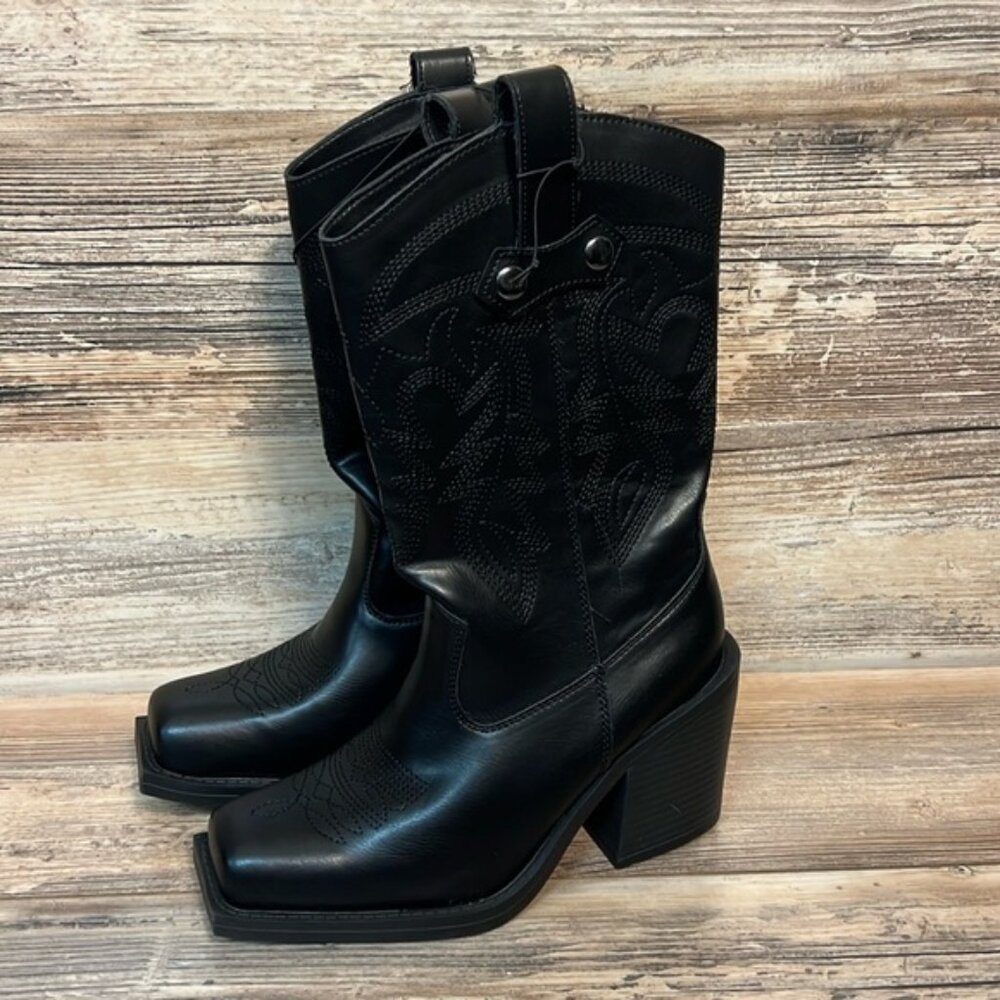 Women's Chunky Heel Western Boots in Black New!